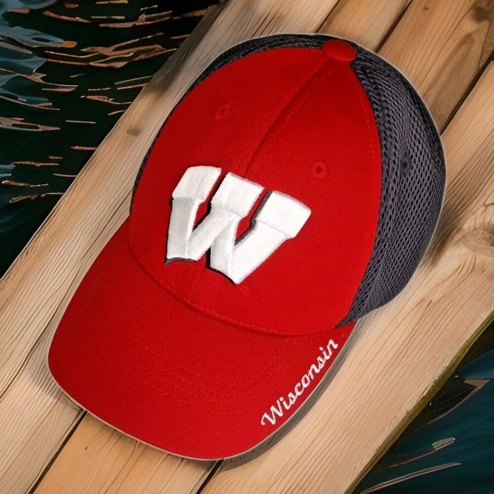 Wisconsin Badgers Hat Red Adjustable Baseball Cap NCAA Captivating Headwear M/L